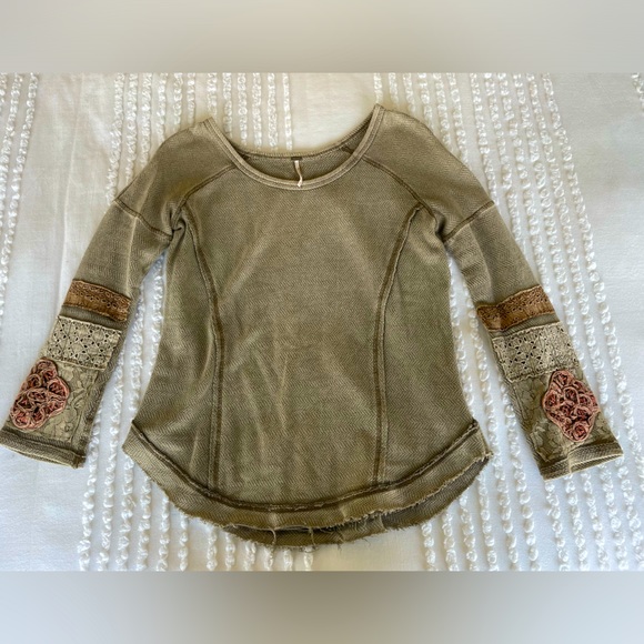 Light olive green Free People sweater size XS - Picture 1 of 3